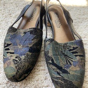 Vintage Bandolino flats size 8N